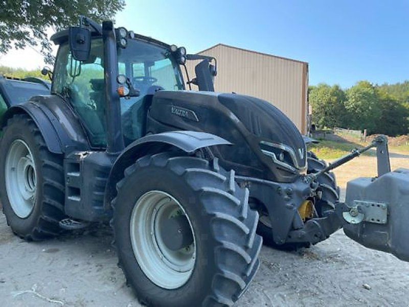 Valtra T235V, Gebrauchtmaschine, Baujahr: 2022, Betriebsstunden: 950 Stunden (Bild 1) Traktor des Typs Valtra T235V, Gebrauchtmaschine in Carcassonne (Bild 1)