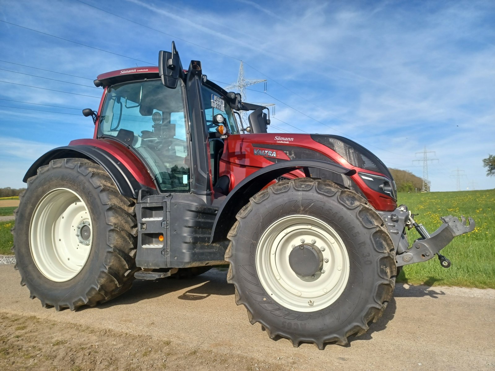 Traktor des Typs Valtra T254 V, Gebrauchtmaschine in Uffenheim (Bild 5)