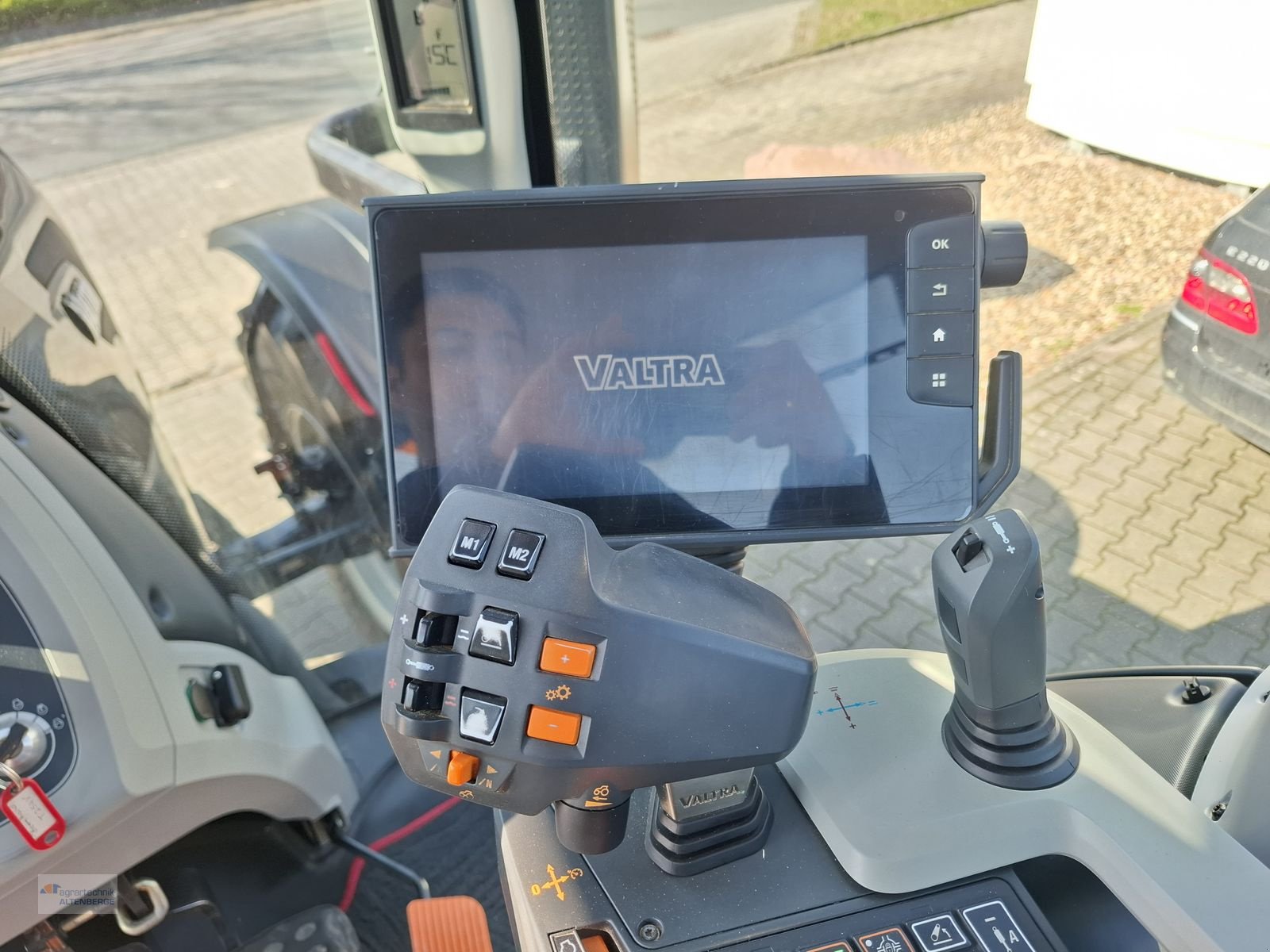 Traktor tipa Valtra T254  Versu mit NTRIP (NOVA), Gebrauchtmaschine u Altenberge (Slika 11)
