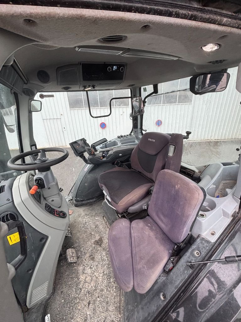 Traktor des Typs Valtra T254, Gebrauchtmaschine in VERT TOULON (Bild 8)