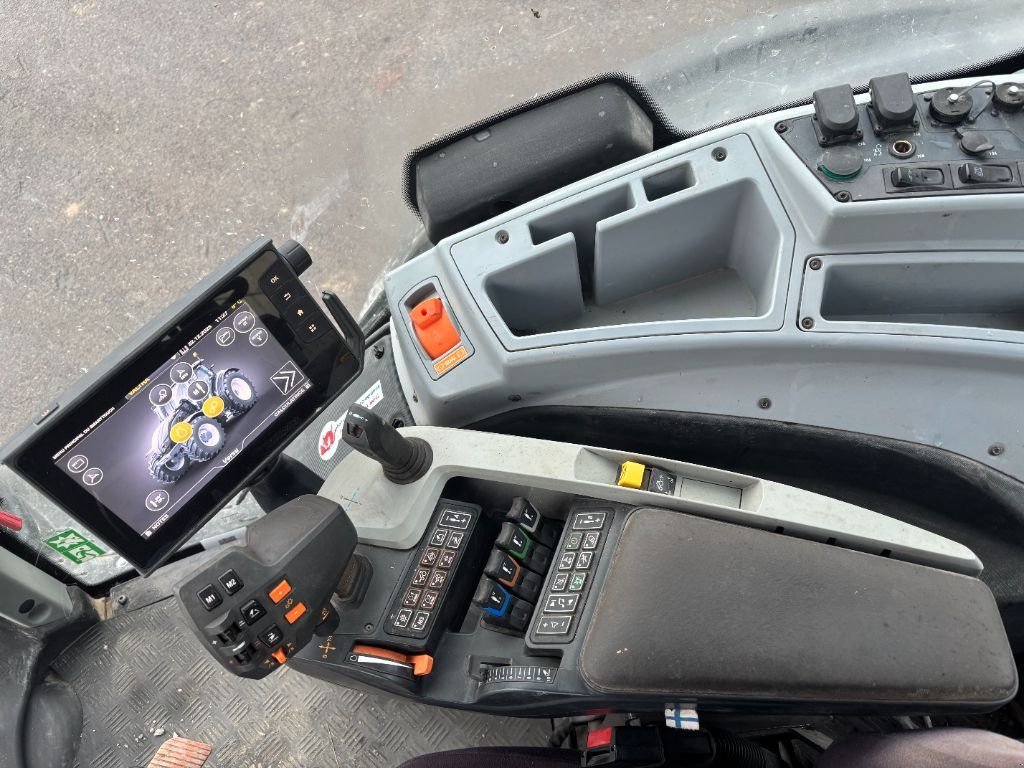 Traktor des Typs Valtra T254, Gebrauchtmaschine in VERT TOULON (Bild 5)