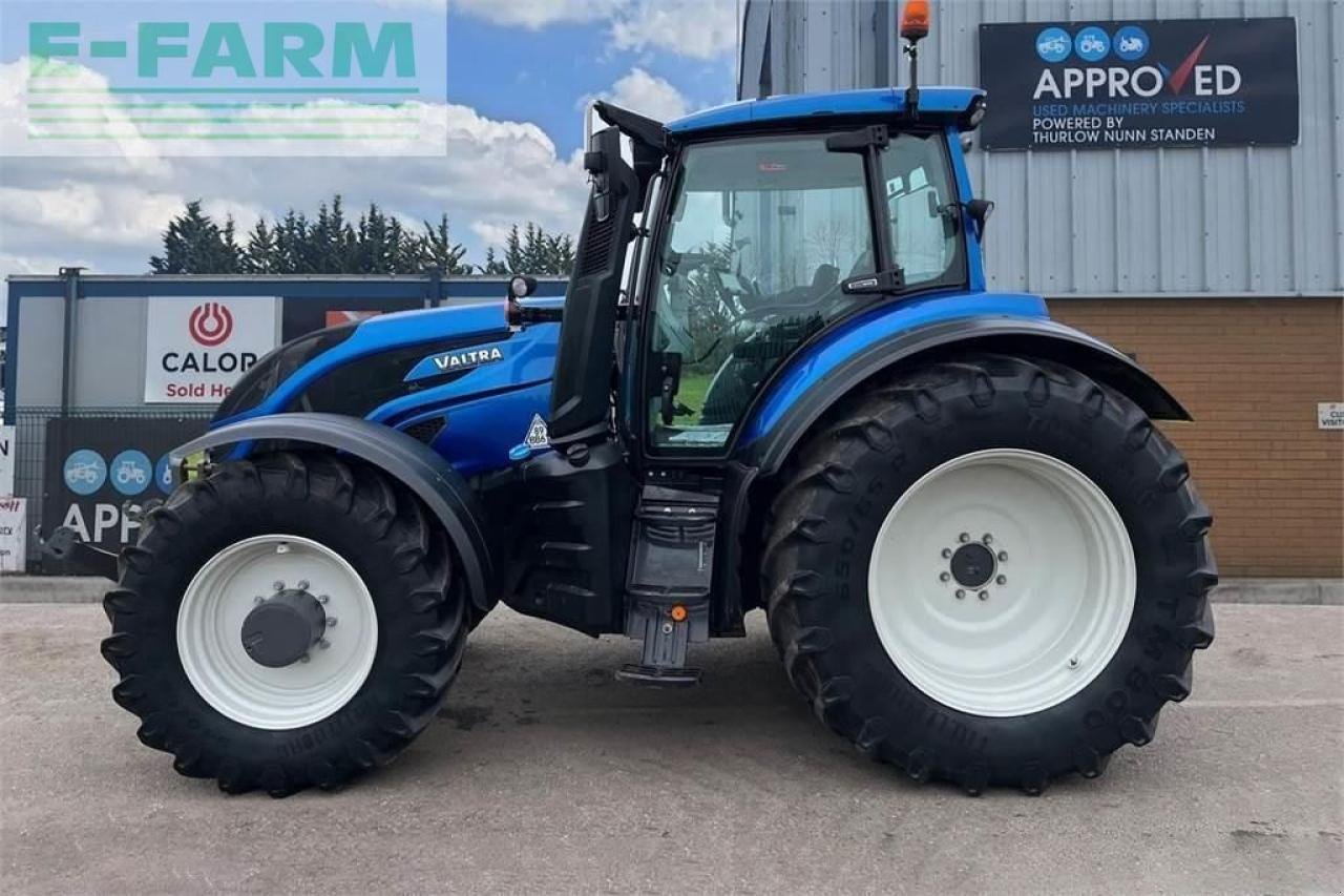 Traktor of the type Valtra t254, Gebrauchtmaschine in ELY (Picture 3)