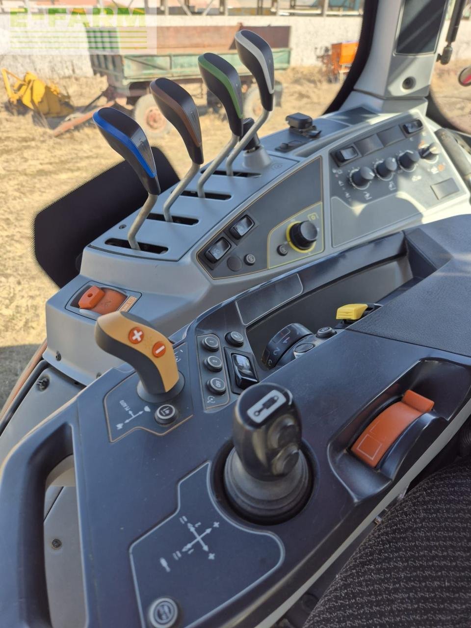 Traktor des Typs Valtra T254, Gebrauchtmaschine in Hamburg (Bild 12)