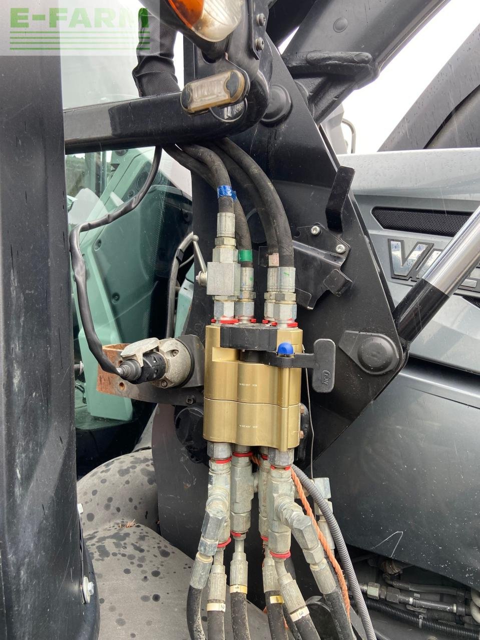 Traktor of the type Valtra T254S, Gebrauchtmaschine in Hamburg (Picture 9)