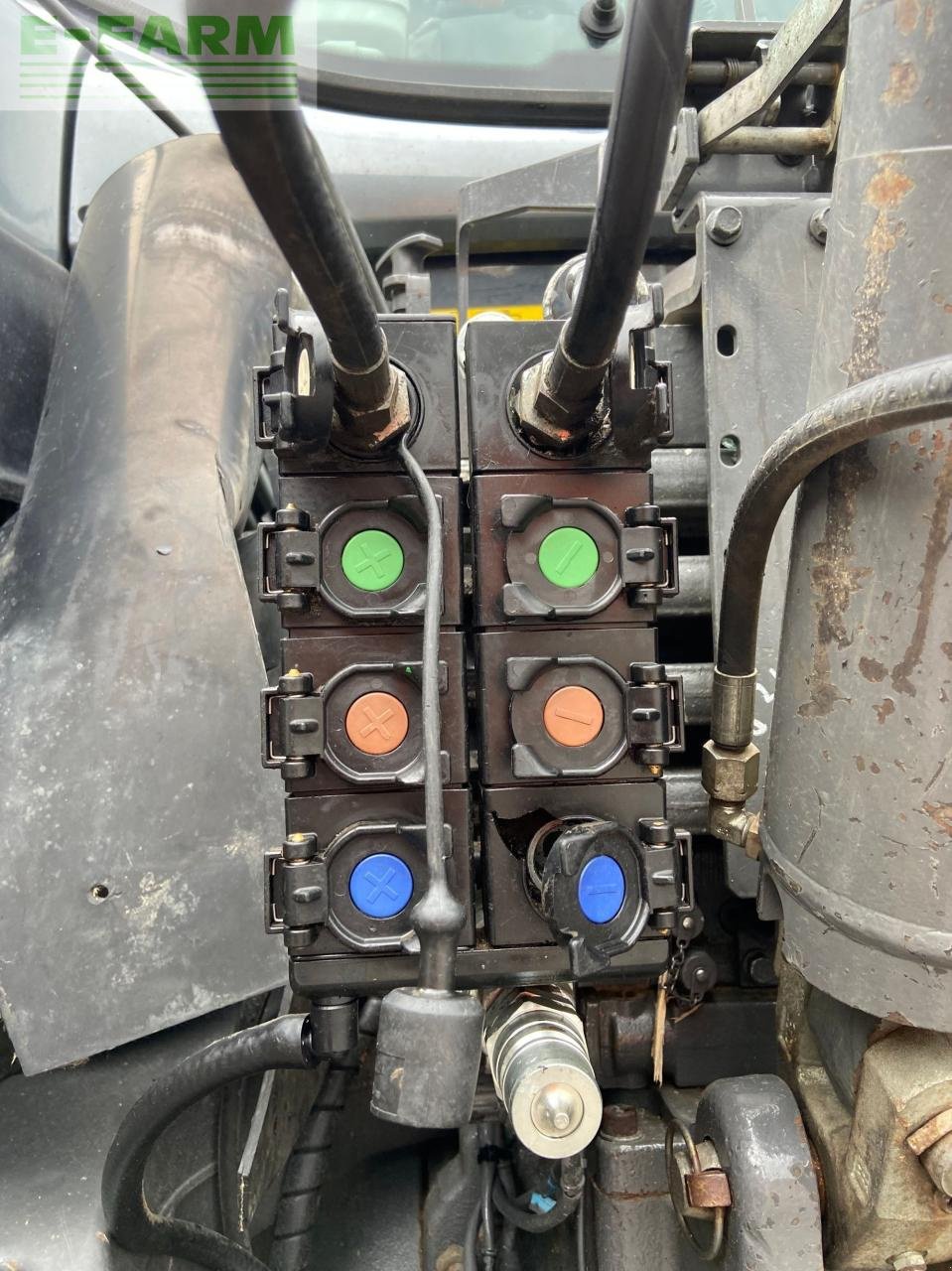 Traktor of the type Valtra T254S, Gebrauchtmaschine in Hamburg (Picture 10)