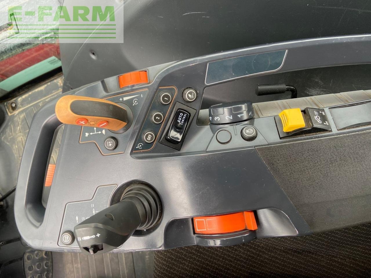 Traktor of the type Valtra T254S, Gebrauchtmaschine in Hamburg (Picture 12)