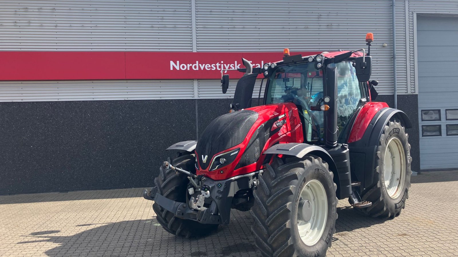 Traktor tipa Valtra T254V, Gebrauchtmaschine u Hurup Thy (Slika 1)