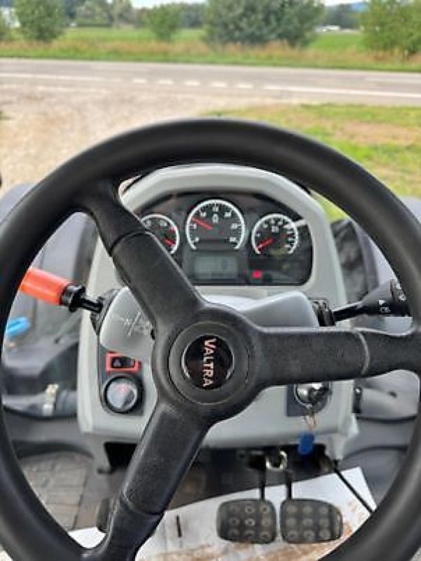 Traktor типа Valtra T254V, Gebrauchtmaschine в Sainte-Croix-en-Plaine (Фотография 12)