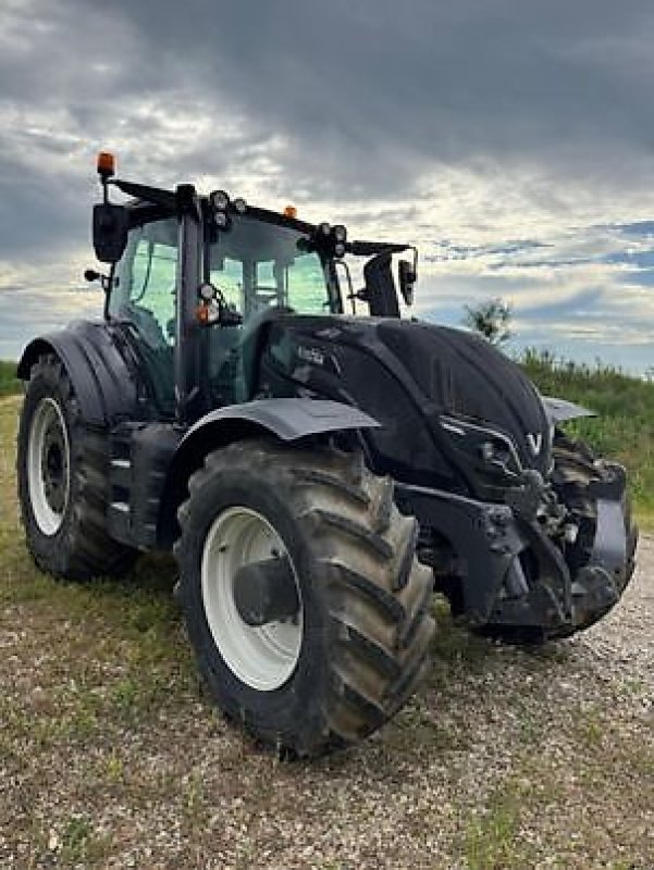 Traktor типа Valtra T254V, Gebrauchtmaschine в Sainte-Croix-en-Plaine (Фотография 2)