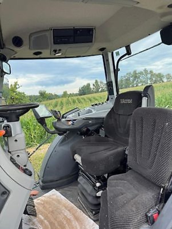 Traktor типа Valtra T254V, Gebrauchtmaschine в Sainte-Croix-en-Plaine (Фотография 11)