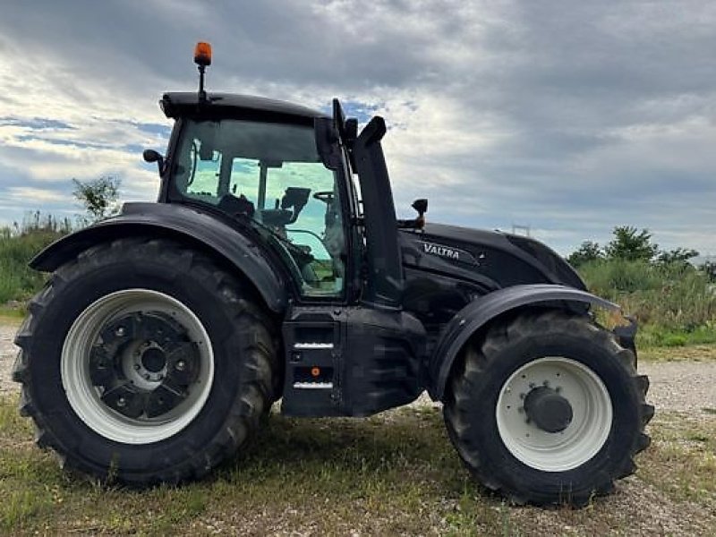 Traktor типа Valtra T254V, Gebrauchtmaschine в Sainte-Croix-en-Plaine (Фотография 4)