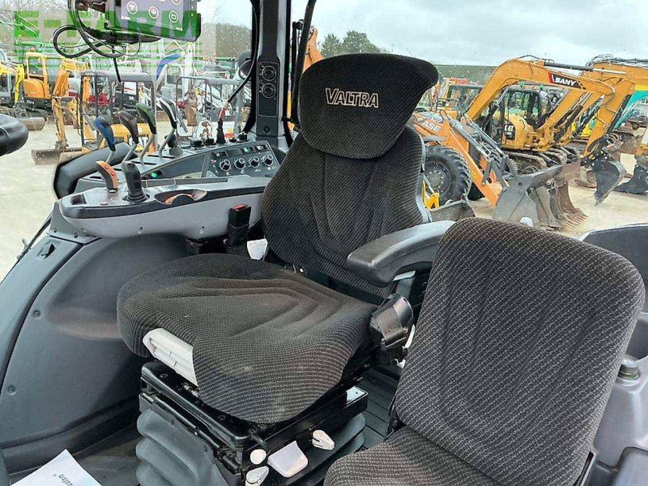 Traktor του τύπου Valtra t255 active tractor (st25715), Gebrauchtmaschine σε SHAFTESBURY (Φωτογραφία 17)