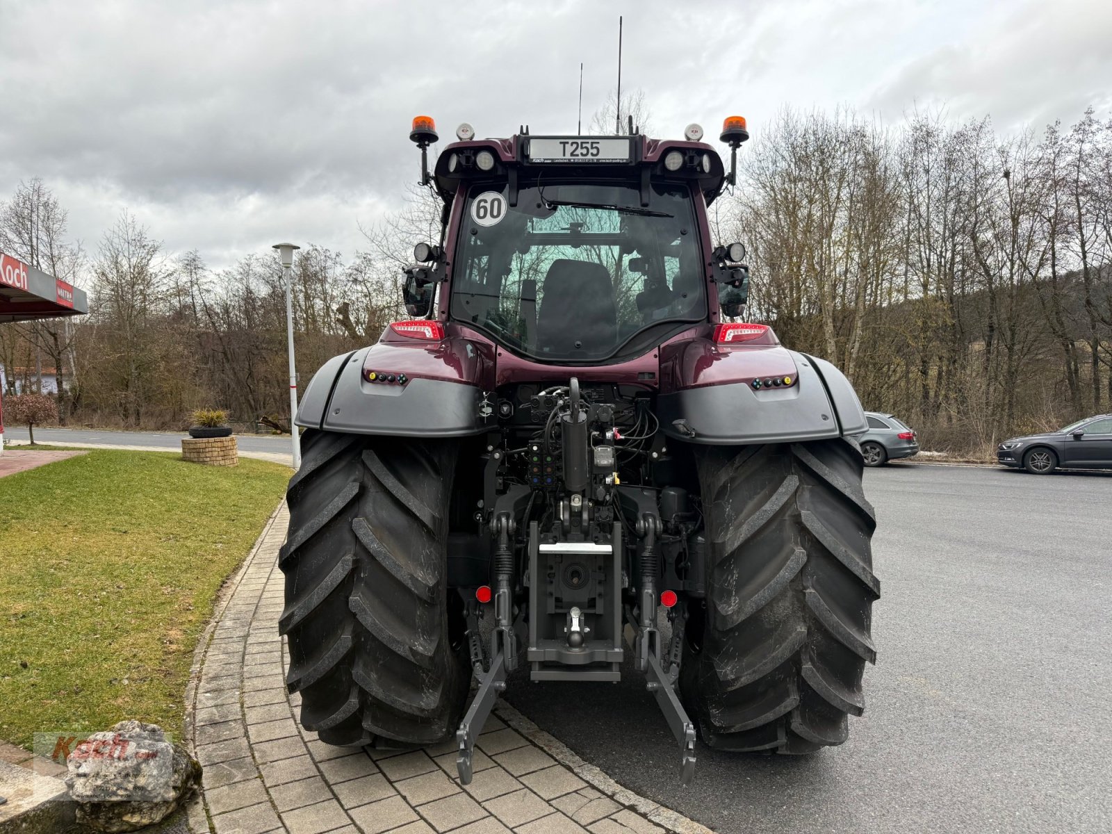 Traktor des Typs Valtra T255 Active, Neumaschine in Neumarkt / Pölling (Bild 4)