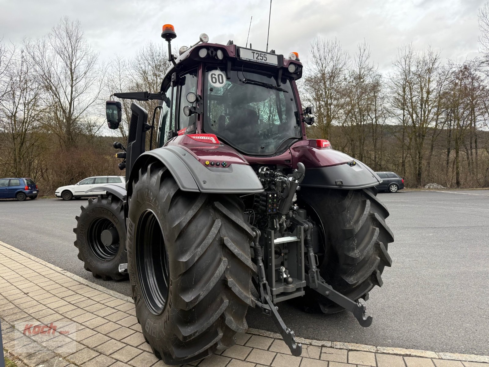 Traktor des Typs Valtra T255 Active, Neumaschine in Neumarkt / Pölling (Bild 7)