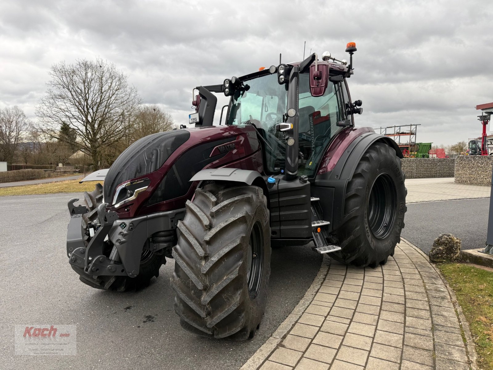 Traktor des Typs Valtra T255 Active, Neumaschine in Neumarkt / Pölling (Bild 9)