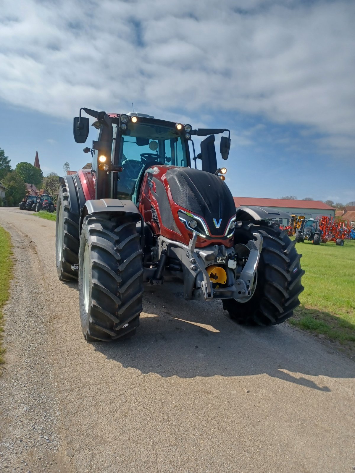 Traktor des Typs Valtra T255 V, Gebrauchtmaschine in Uffenheim (Bild 5)