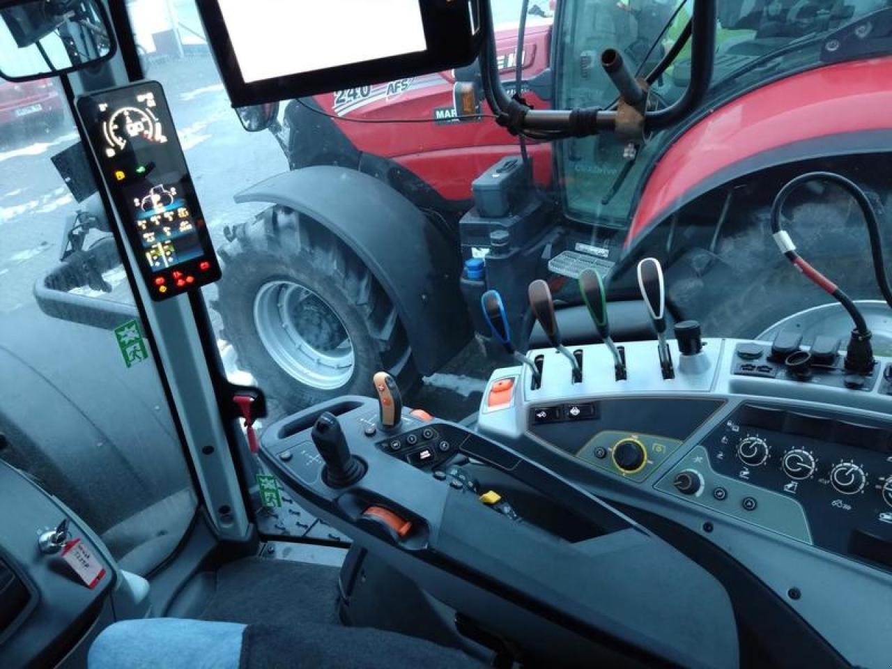 Traktor des Typs Valtra T255, Gebrauchtmaschine in Vehlow (Bild 5)