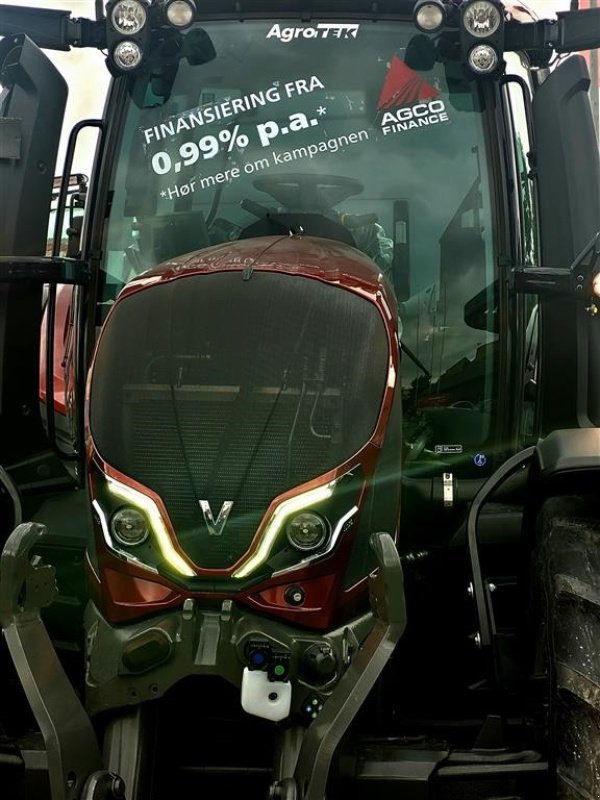 Traktor типа Valtra T255V Benyt vores gode finansiering, Gebrauchtmaschine в Hobro (Фотография 2)