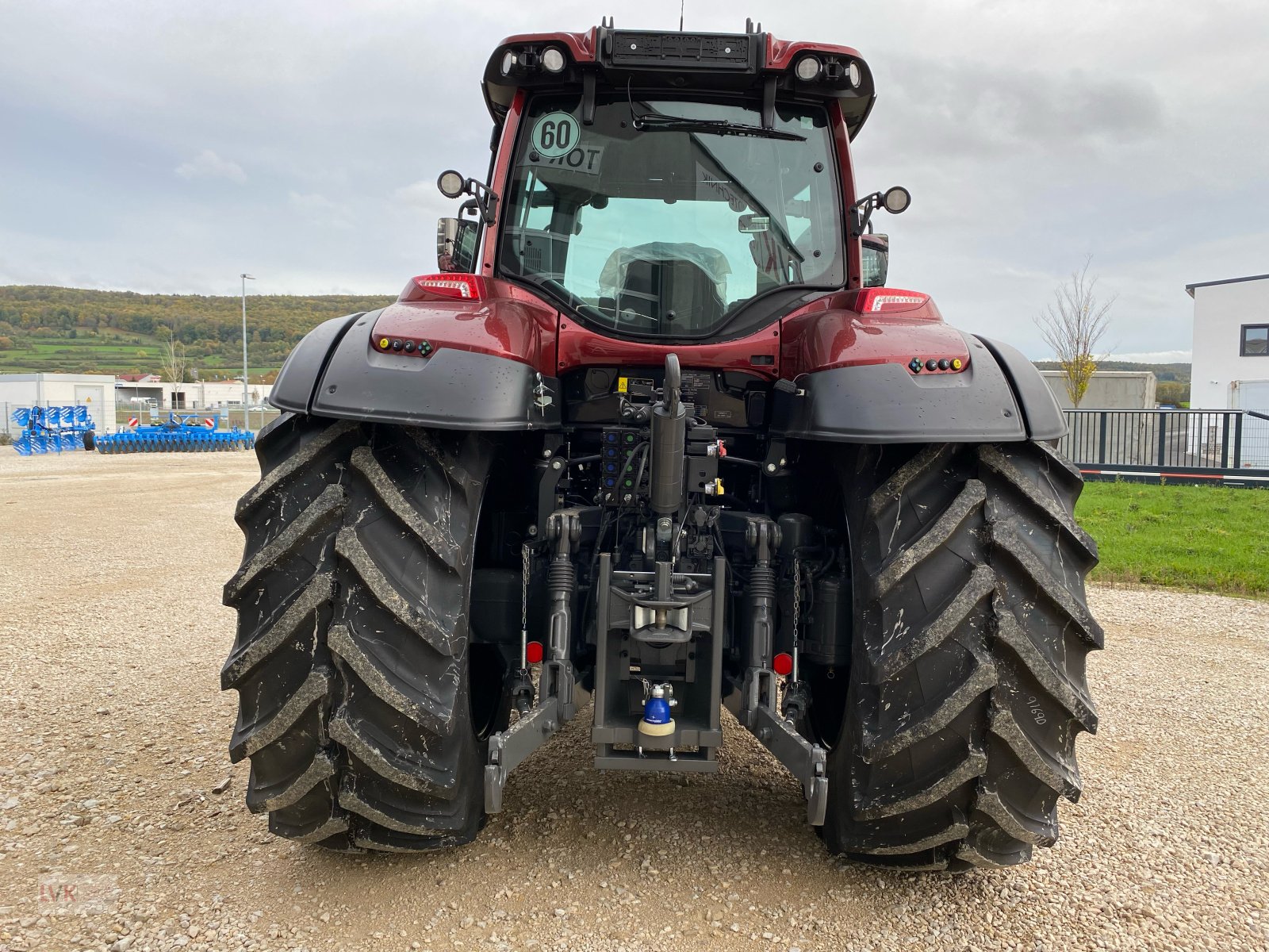 Traktor des Typs Valtra T255V, Neumaschine in Weißenburg (Bild 3)