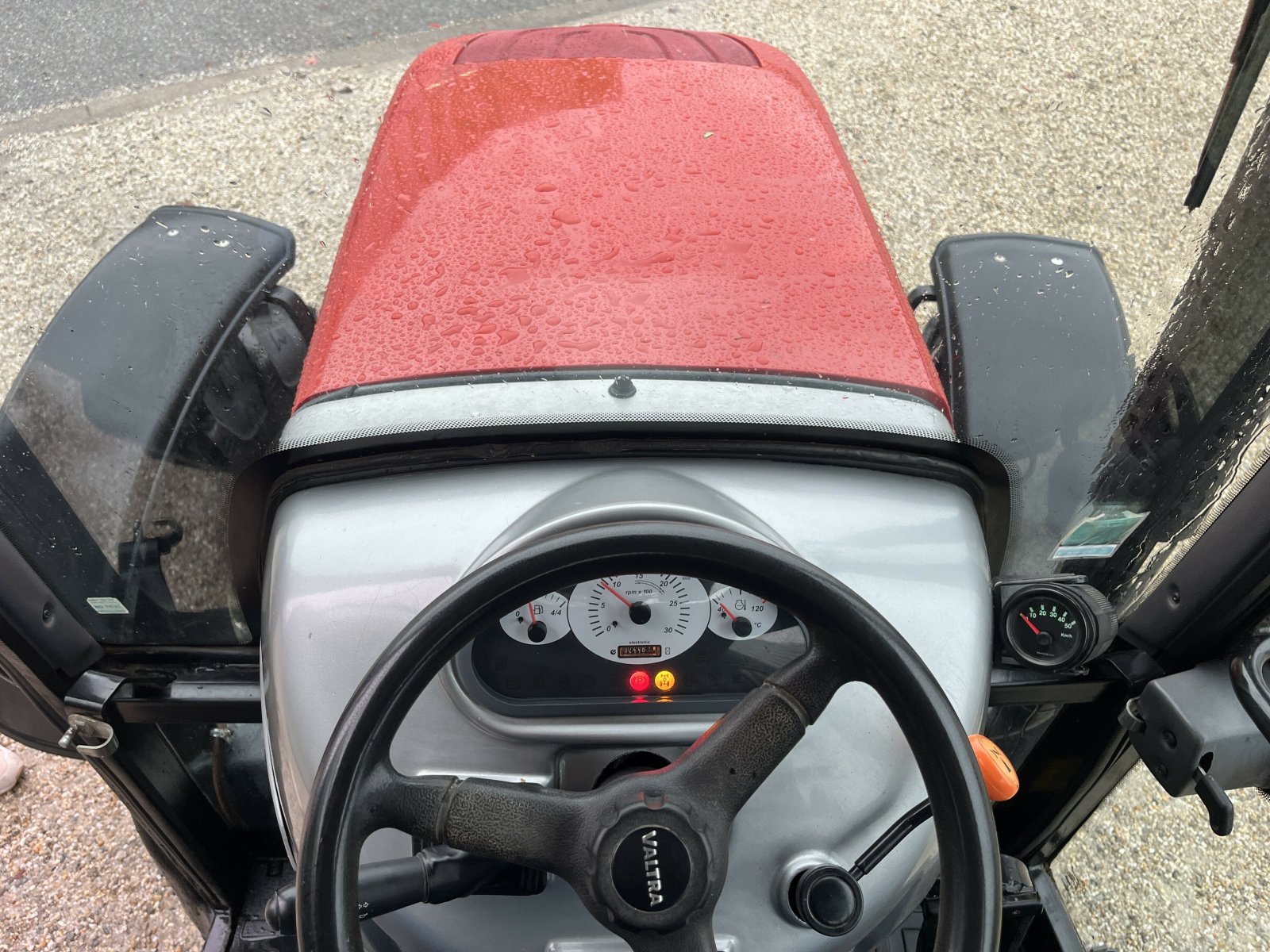 Traktor des Typs Valtra TRACTEUR A73C, Gebrauchtmaschine in PONTIVY (Bild 8)