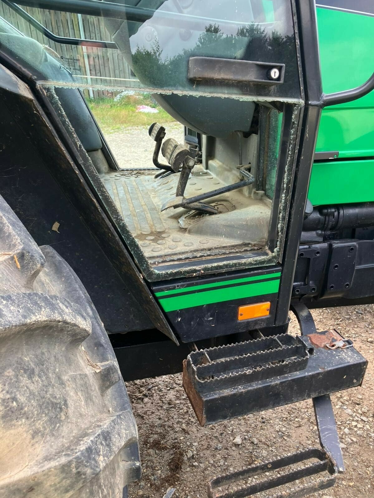 Traktor типа Valtra TRACTEUR A85, Gebrauchtmaschine в PONTIVY (Фотография 10)