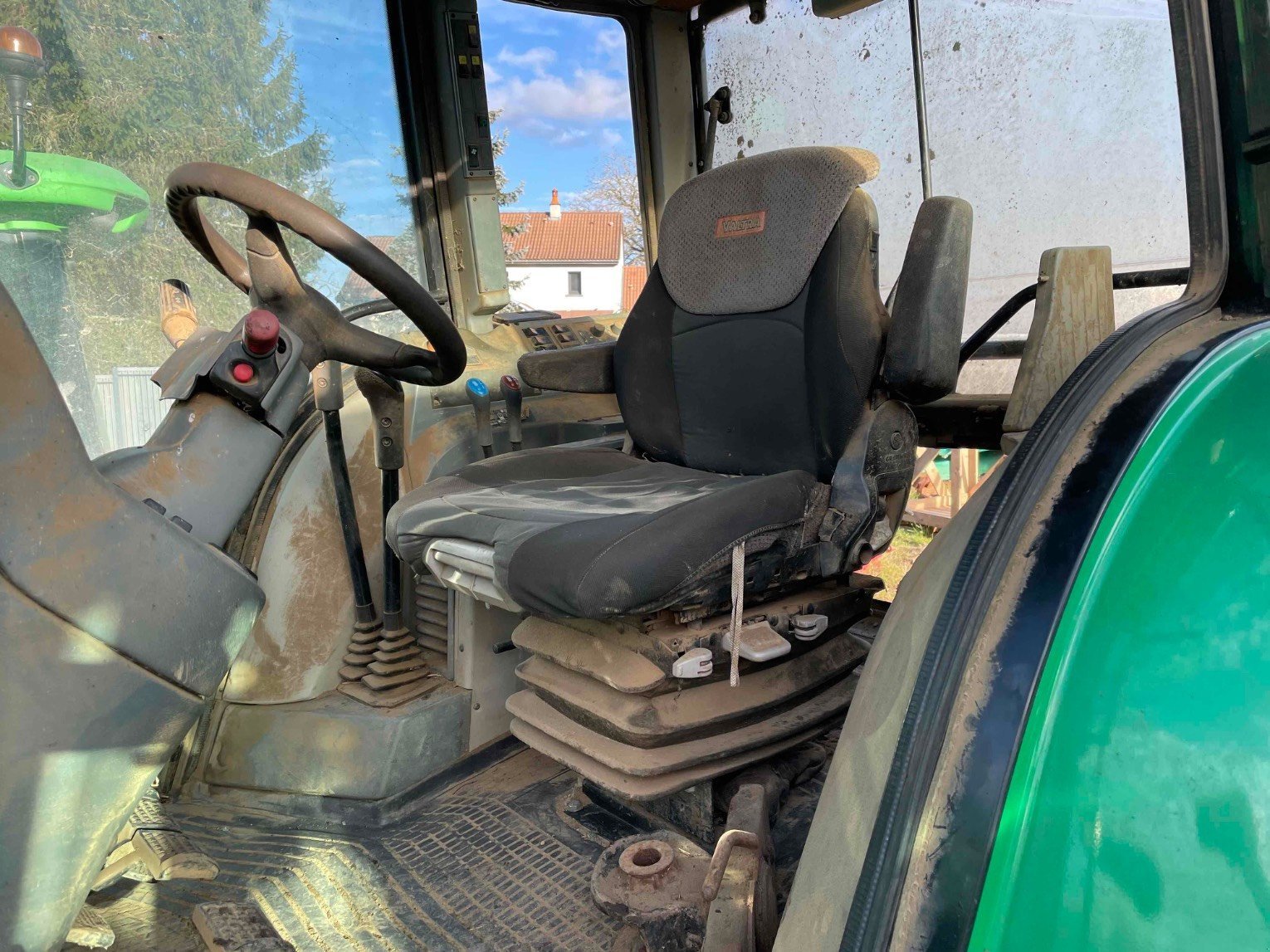 Traktor del tipo Valtra Tracteur agricole T 120 Valtra, Gebrauchtmaschine In LA SOUTERRAINE (Immagine 8)