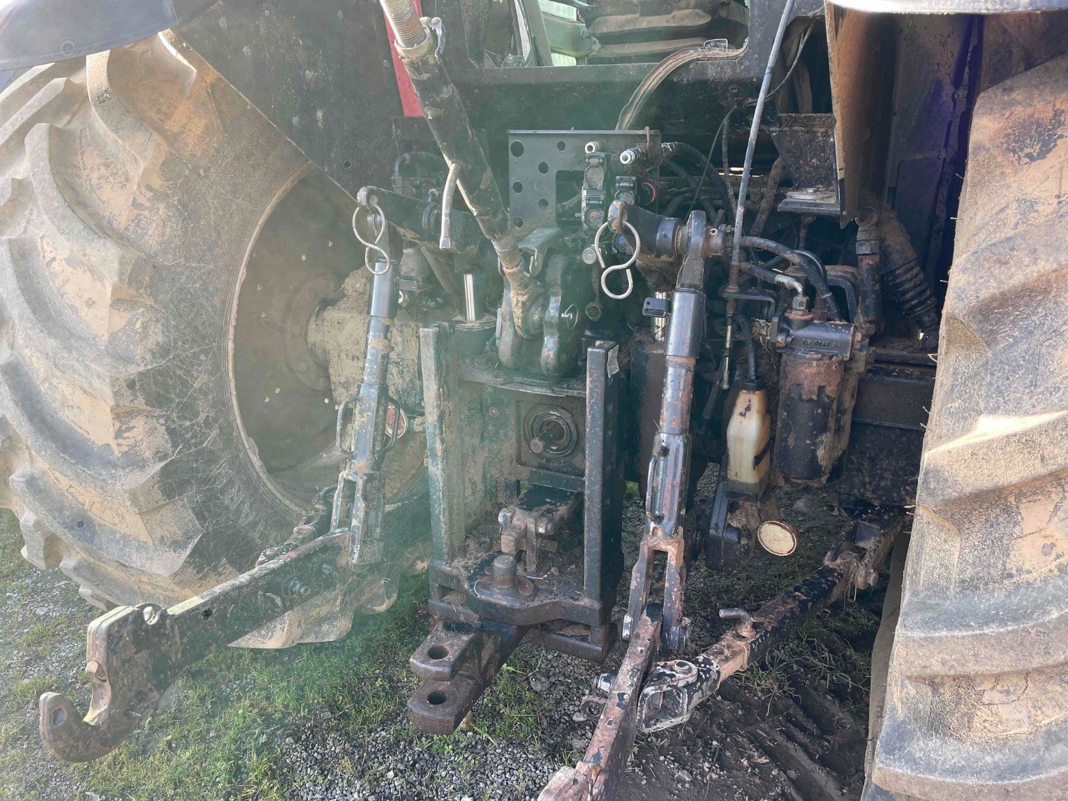 Traktor of the type Valtra Tracteur agricole T 120 Valtra, Gebrauchtmaschine in LA SOUTERRAINE (Picture 4)