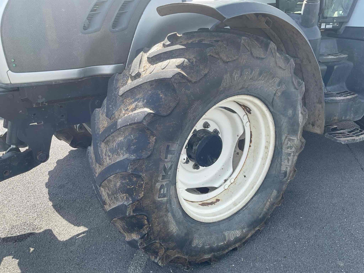 Traktor za tip Valtra Tracteur agricole T152DIRECT 4RM Valtra, Gebrauchtmaschine u SAINT CLAIR SUR ELLE (Slika 10)