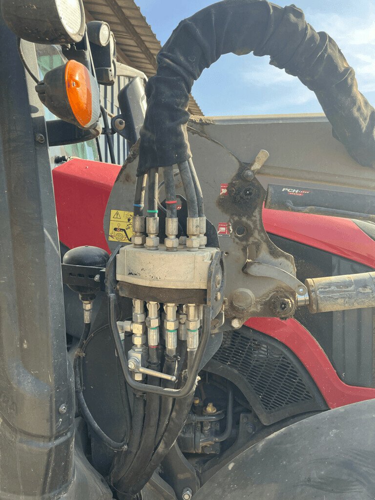 Traktor des Typs Valtra TRACTEUR VALTRA G115, Gebrauchtmaschine in VAROIS & CHAIGNOT (Bild 10)