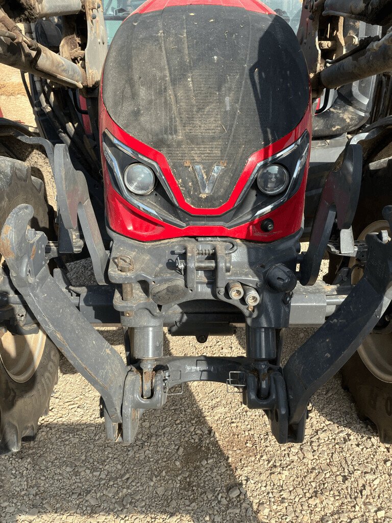 Traktor des Typs Valtra TRACTEUR VALTRA G115, Gebrauchtmaschine in VAROIS & CHAIGNOT (Bild 5)