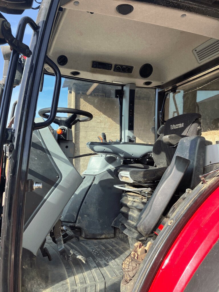 Traktor des Typs Valtra TRACTEUR VALTRA G115, Gebrauchtmaschine in VAROIS & CHAIGNOT (Bild 8)