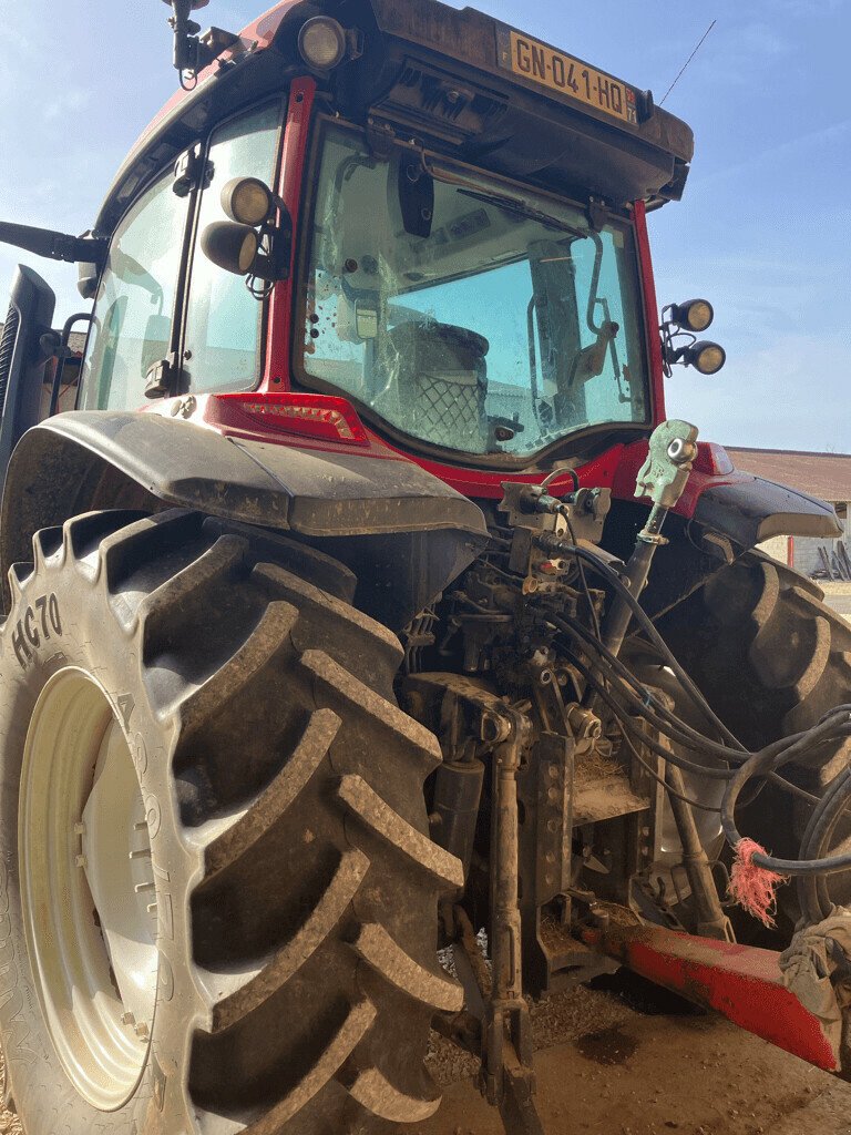 Traktor des Typs Valtra TRACTEUR VALTRA G115, Gebrauchtmaschine in VAROIS & CHAIGNOT (Bild 2)
