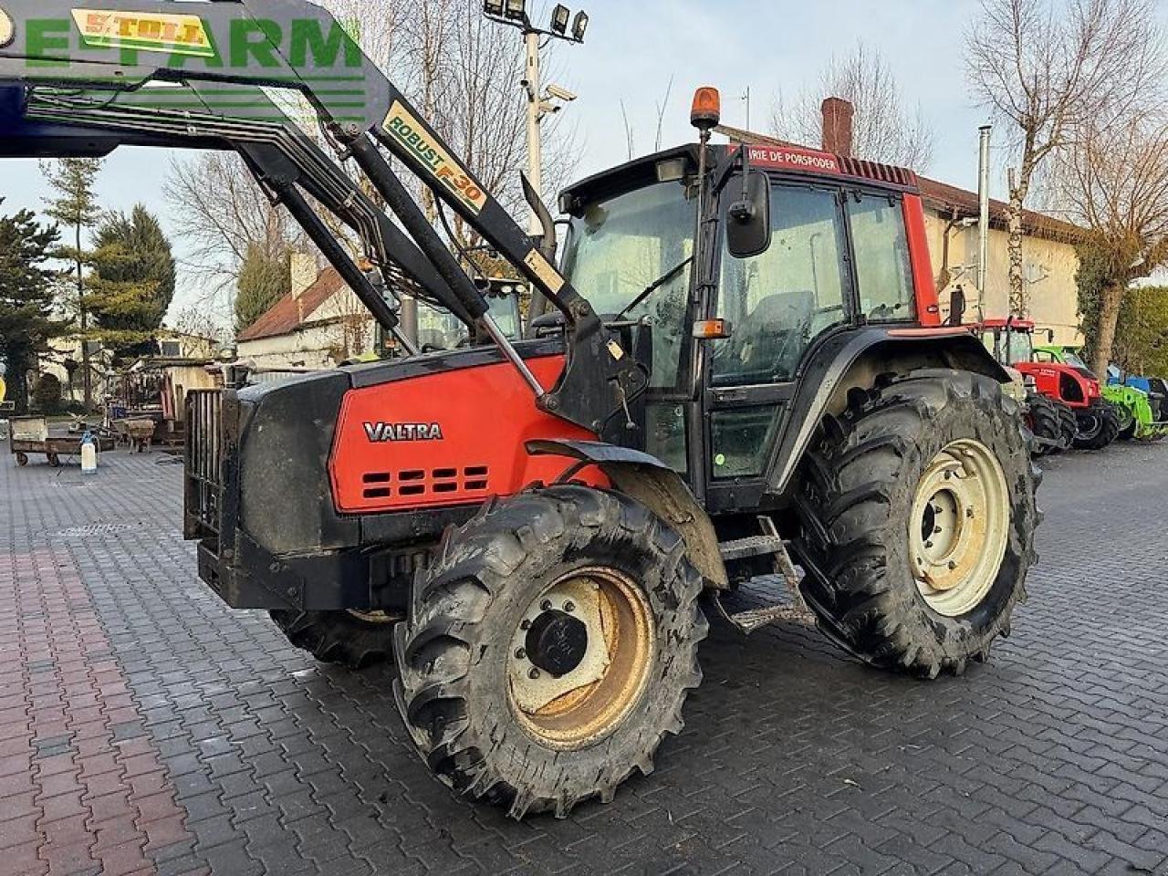 Traktor typu Valtra valmet 6200 + stoll robust f30, Gebrauchtmaschine w DAMAS?AWEK (Zdjęcie 10)