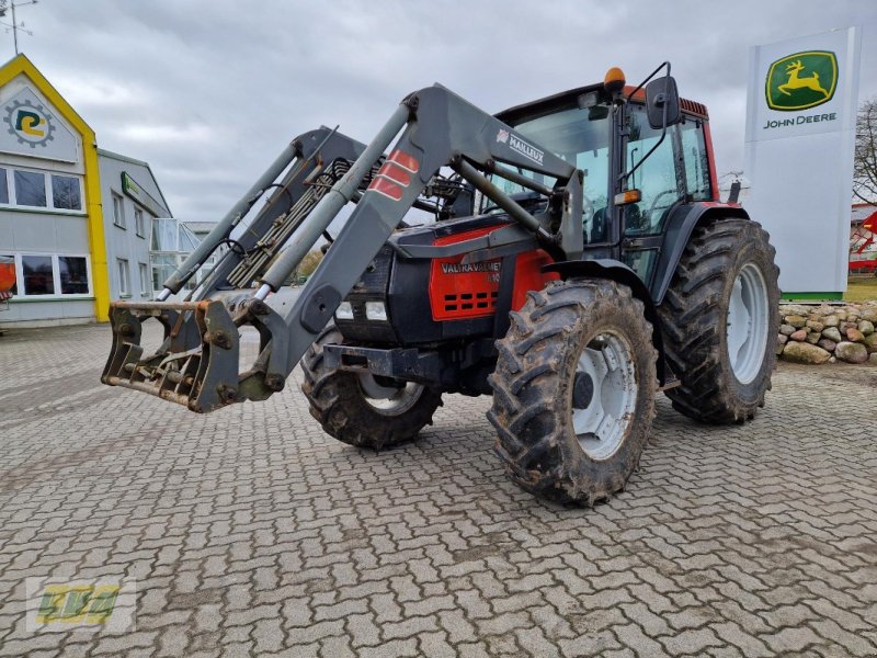 Traktor del tipo Valtra Valmet 6400 mit Frontlader, Gebrauchtmaschine en Schenkenberg