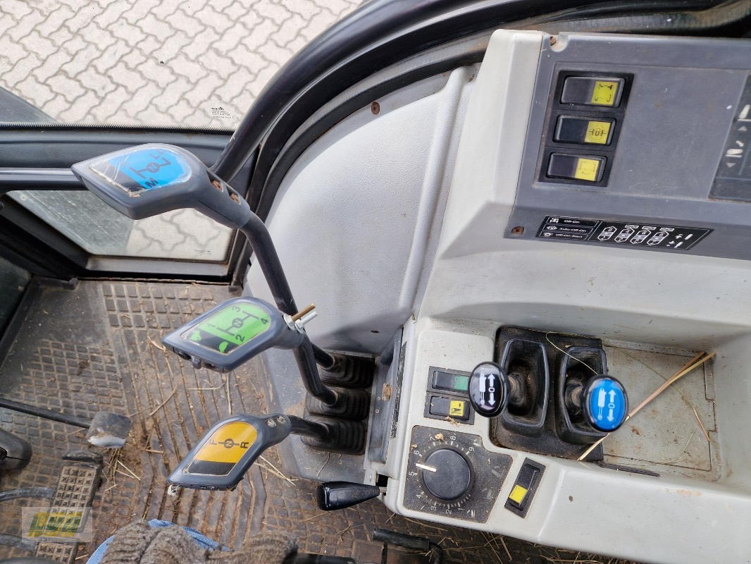 Traktor del tipo Valtra Valmet 6400 mit Frontlader, Gebrauchtmaschine en Schenkenberg (Imagen 11)