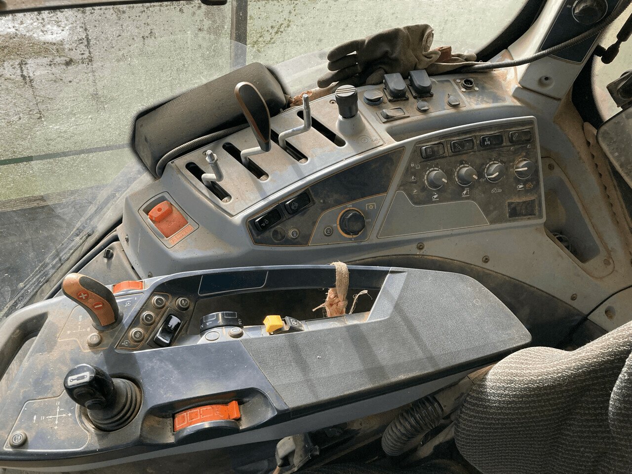 Traktor of the type Valtra VALTRA N 134, Gebrauchtmaschine in ST CLEMENT DE LA PLACE (Picture 7)