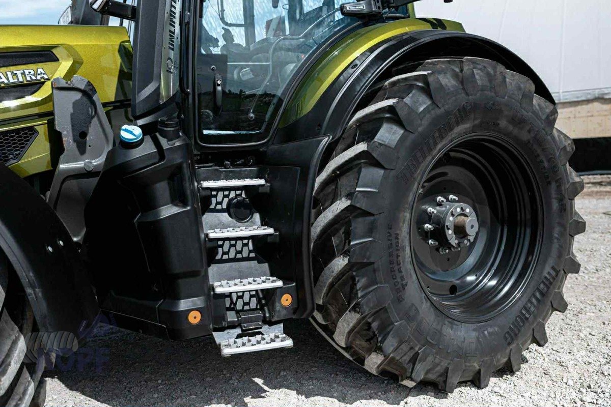 Traktor типа Valtra Valtra Q305 Rüfa Unlimited, Gebrauchtmaschine в Schutterzell (Фотография 10)