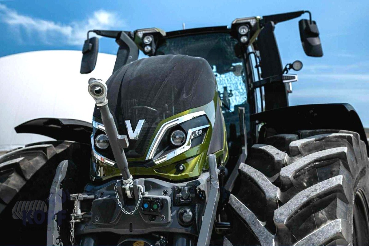 Traktor типа Valtra Valtra Q305 Rüfa Unlimited, Gebrauchtmaschine в Schutterzell (Фотография 2)