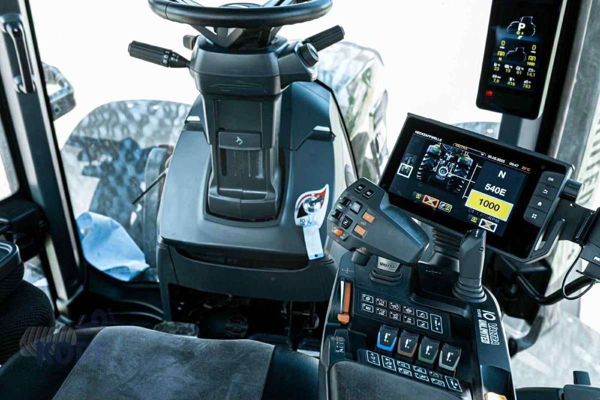 Traktor typu Valtra Valtra Q305 Rüfa Unlimited, Gebrauchtmaschine w Schutterzell (Zdjęcie 9)