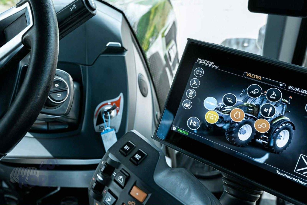 Traktor typu Valtra Valtra Q305 Rüfa Unlimited, Gebrauchtmaschine w Schutterzell (Zdjęcie 11)