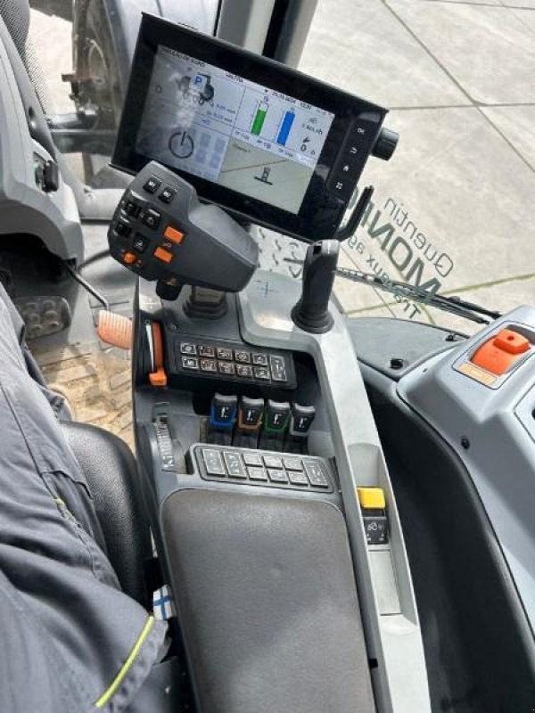 Traktor des Typs Valtra VALTRA T234 Direct Poste inversé GPS, Gebrauchtmaschine in Sorée (Bild 9)
