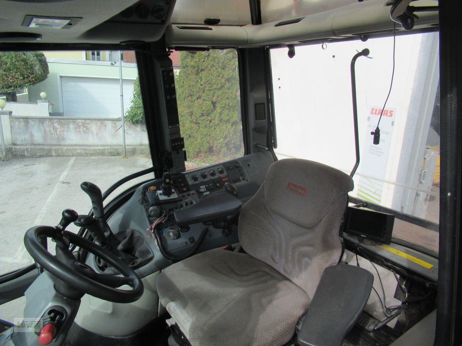 Traktor typu Valtra XM 130, Gebrauchtmaschine v Kaumberg (Obrázek 9)