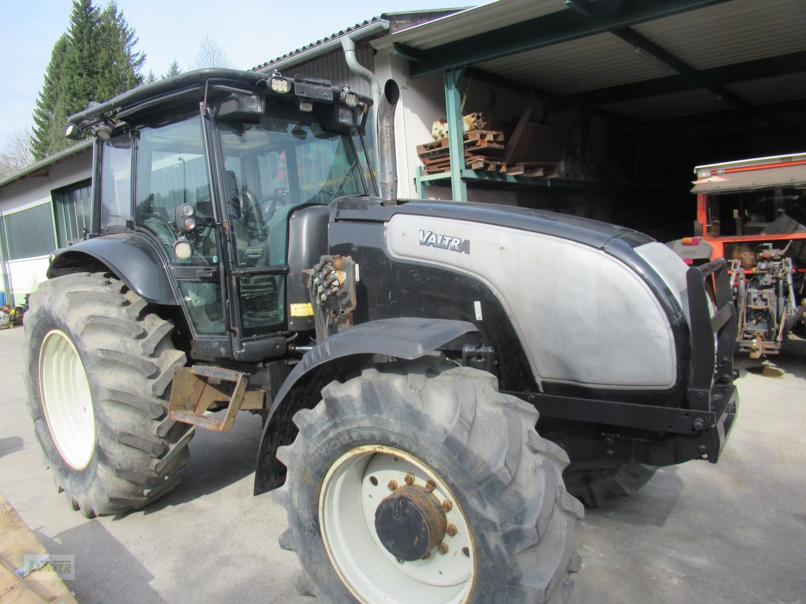 Traktor typu Valtra XM 130, Gebrauchtmaschine v Kaumberg (Obrázek 1)