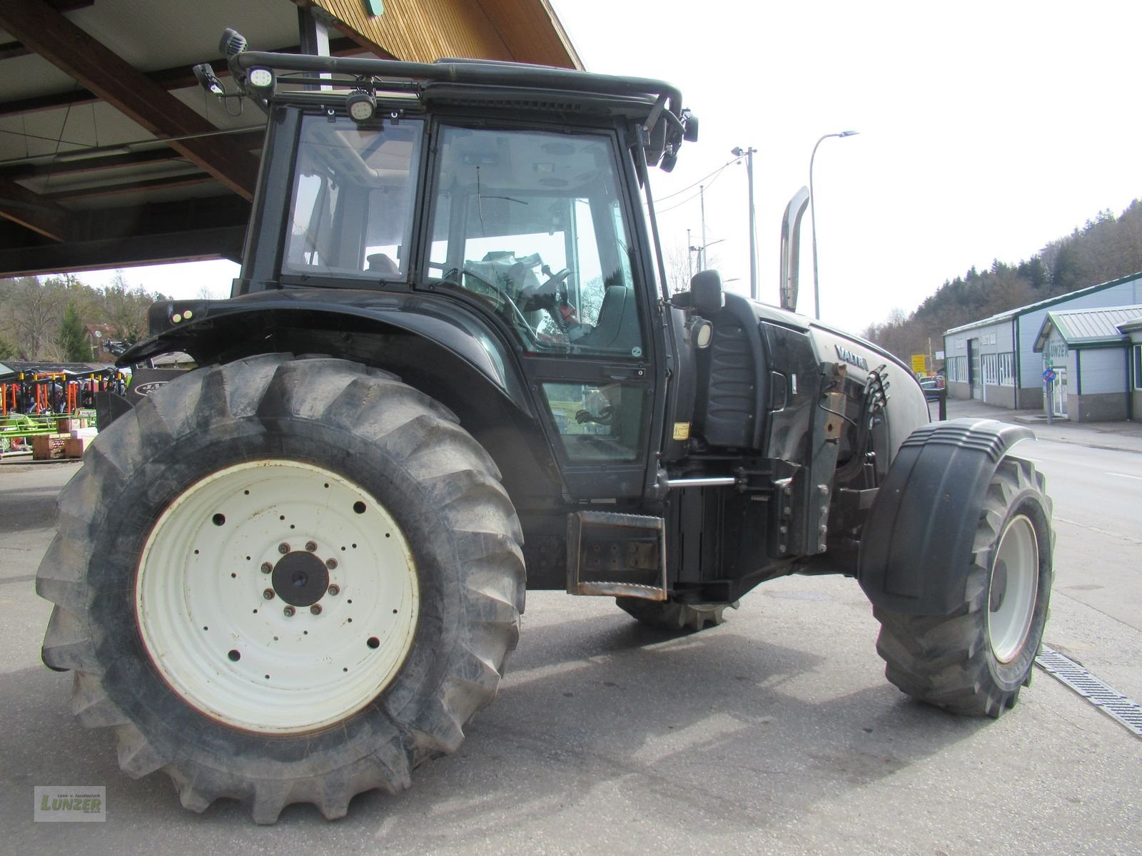 Traktor typu Valtra XM 130, Gebrauchtmaschine v Kaumberg (Obrázek 3)