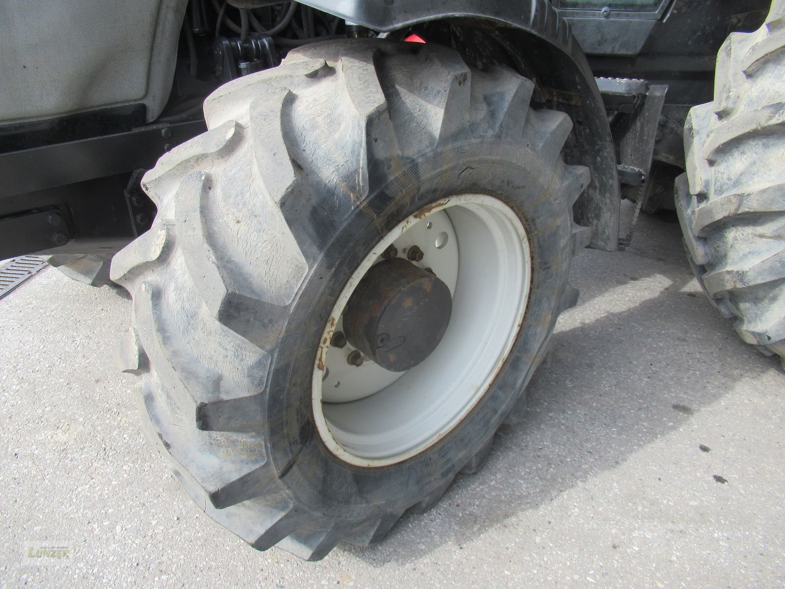 Traktor typu Valtra XM 130, Gebrauchtmaschine v Kaumberg (Obrázek 8)