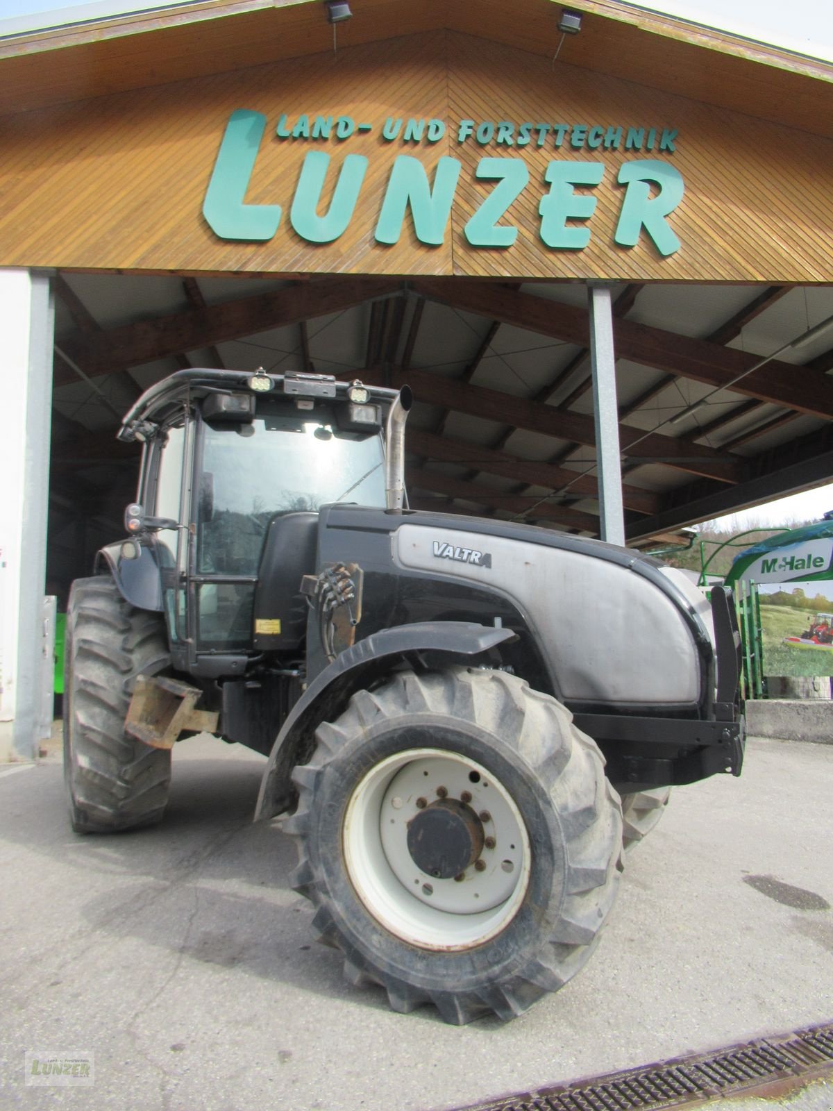 Traktor typu Valtra XM 130, Gebrauchtmaschine v Kaumberg (Obrázek 2)