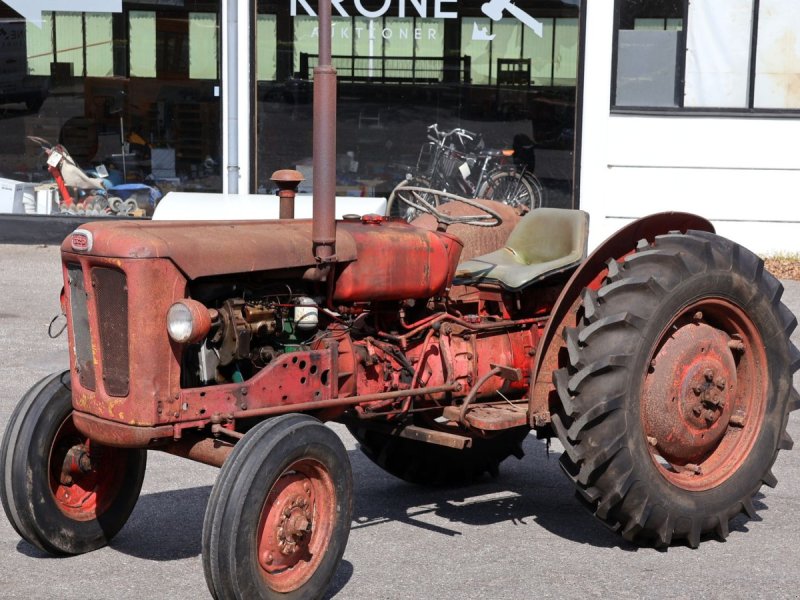 Traktor a típus Volvo Buster 320, Gebrauchtmaschine ekkor: Hadsund