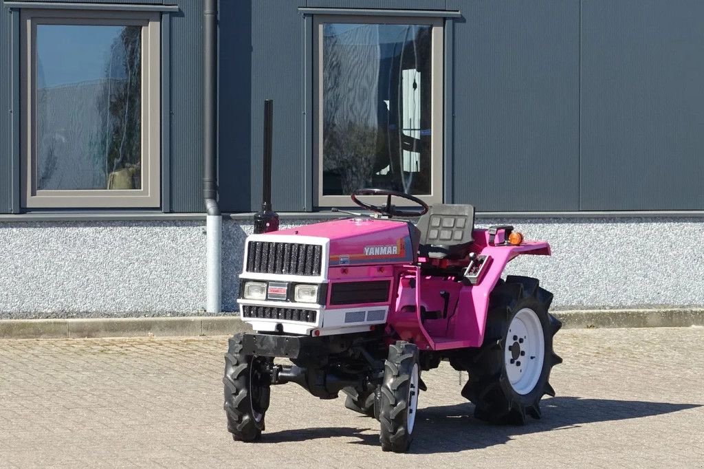Traktor des Typs Yanmar F14D 4wd / 0635 Draaiuren / Pink Edition, Gebrauchtmaschine in Swifterband (Bild 1)