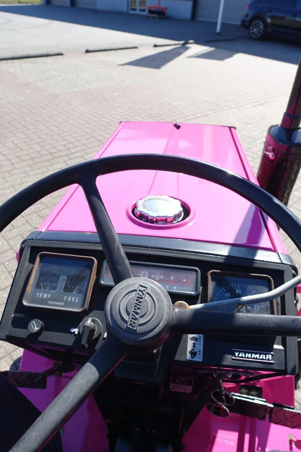 Traktor des Typs Yanmar F14D 4wd / 0635 Draaiuren / Pink Edition, Gebrauchtmaschine in Swifterband (Bild 10)