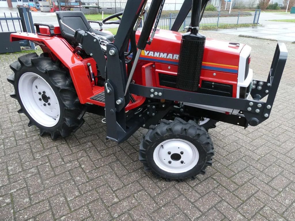 Traktor des Typs Yanmar F16D 4wd / 0571 Draaiuren / Voorlader, Gebrauchtmaschine in Swifterband (Bild 2)